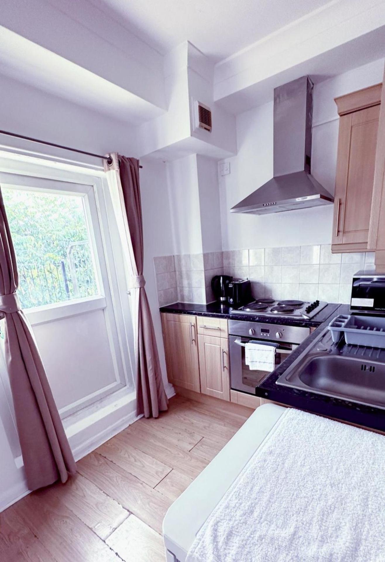 Chelsea Large 6 People * London